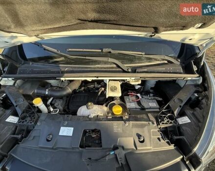 Белый Рено Трафик, объемом двигателя 1.6 л и пробегом 219 тыс. км за 19700 $, фото 58 на Automoto.ua