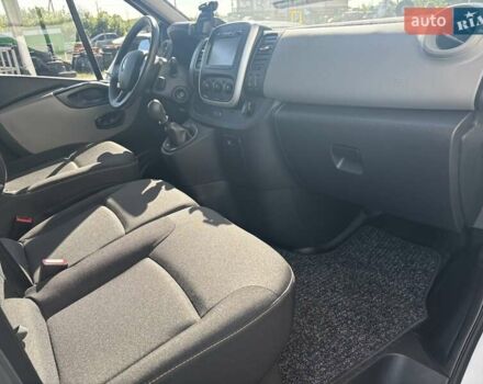 Белый Рено Трафик, объемом двигателя 1.6 л и пробегом 215 тыс. км за 19800 $, фото 6 на Automoto.ua