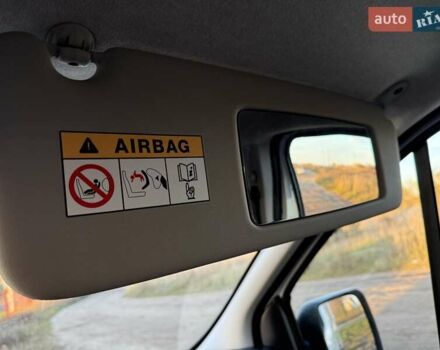 Білий Рено Трафік, об'ємом двигуна 1.6 л та пробігом 150 тис. км за 19999 $, фото 38 на Automoto.ua