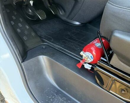 Белый Рено Трафик, объемом двигателя 1.6 л и пробегом 219 тыс. км за 19700 $, фото 39 на Automoto.ua