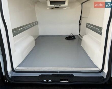 Белый Рено Трафик, объемом двигателя 1.6 л и пробегом 219 тыс. км за 19700 $, фото 25 на Automoto.ua