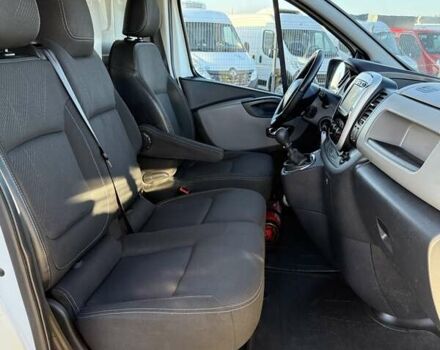 Белый Рено Трафик, объемом двигателя 1.6 л и пробегом 219 тыс. км за 19700 $, фото 46 на Automoto.ua