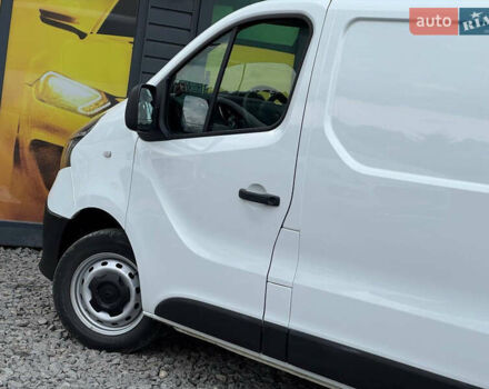 Белый Рено Трафик, объемом двигателя 2 л и пробегом 185 тыс. км за 17999 $, фото 25 на Automoto.ua
