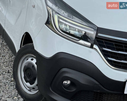 Белый Рено Трафик, объемом двигателя 2 л и пробегом 185 тыс. км за 17999 $, фото 7 на Automoto.ua