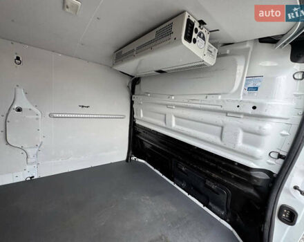 Белый Рено Трафик, объемом двигателя 2 л и пробегом 185 тыс. км за 17999 $, фото 42 на Automoto.ua