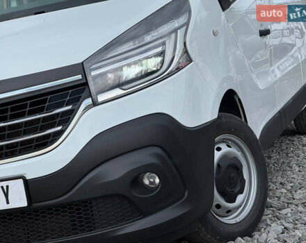 Белый Рено Трафик, объемом двигателя 2 л и пробегом 185 тыс. км за 17999 $, фото 15 на Automoto.ua