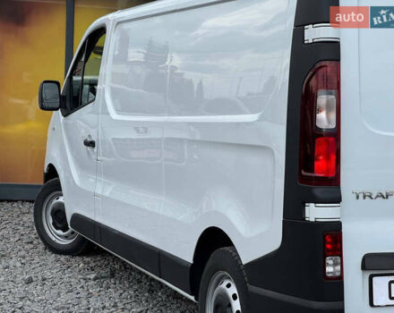 Белый Рено Трафик, объемом двигателя 2 л и пробегом 185 тыс. км за 17999 $, фото 22 на Automoto.ua