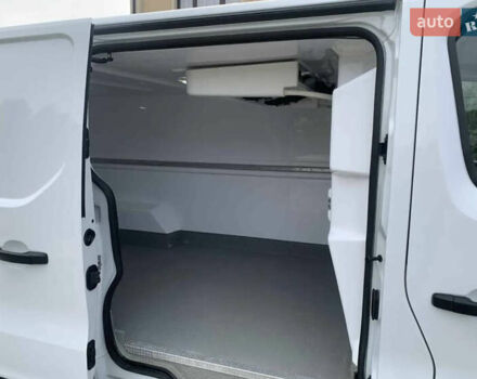 Белый Рено Трафик, объемом двигателя 2 л и пробегом 214 тыс. км за 29900 $, фото 3 на Automoto.ua