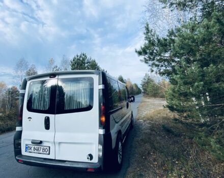 Белый Рено Трафик, объемом двигателя 1.9 л и пробегом 350 тыс. км за 7500 $, фото 2 на Automoto.ua