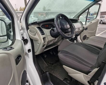 Белый Рено Трафик, объемом двигателя 2 л и пробегом 330 тыс. км за 7800 $, фото 9 на Automoto.ua