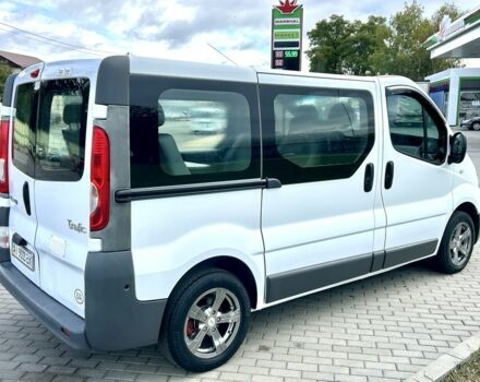 Білий Рено Трафік, об'ємом двигуна 2 л та пробігом 243 тис. км за 9800 $, фото 2 на Automoto.ua
