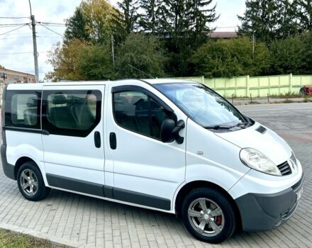 Білий Рено Трафік, об'ємом двигуна 2 л та пробігом 243 тис. км за 9800 $, фото 1 на Automoto.ua