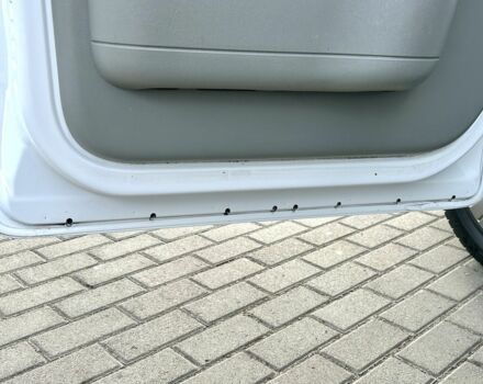 Білий Рено Трафік, об'ємом двигуна 2 л та пробігом 243 тис. км за 9800 $, фото 18 на Automoto.ua