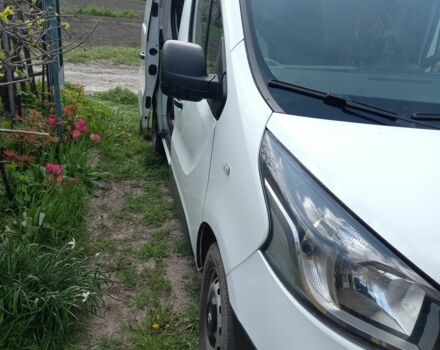 Белый Рено Трафик, объемом двигателя 2 л и пробегом 180 тыс. км за 14200 $, фото 3 на Automoto.ua