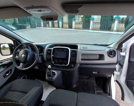 Белый Рено Трафик, объемом двигателя 1.6 л и пробегом 157 тыс. км за 18500 $, фото 3 на Automoto.ua