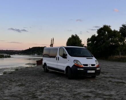 Белый Рено Трафик, объемом двигателя 2.5 л и пробегом 282 тыс. км за 7700 $, фото 2 на Automoto.ua