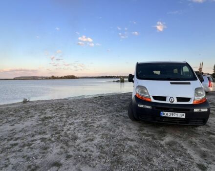 Белый Рено Трафик, объемом двигателя 2.5 л и пробегом 282 тыс. км за 7700 $, фото 1 на Automoto.ua
