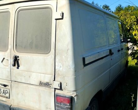 Білий Рено Трафік, об'ємом двигуна 2.5 л та пробігом 350 тис. км за 1900 $, фото 2 на Automoto.ua