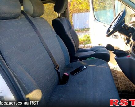 Белый Рено Трафик, объемом двигателя 1.9 л и пробегом 250 тыс. км за 6500 $, фото 4 на Automoto.ua