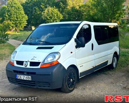 Белый Рено Трафик, объемом двигателя 1.9 л и пробегом 280 тыс. км за 3500 $, фото 1 на Automoto.ua