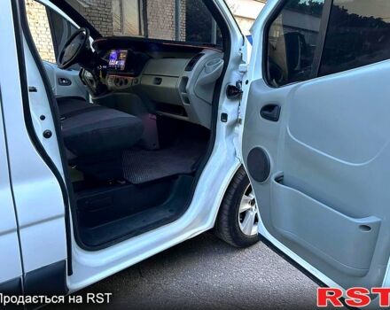 Белый Рено Трафик, объемом двигателя 1.9 л и пробегом 250 тыс. км за 8000 $, фото 6 на Automoto.ua