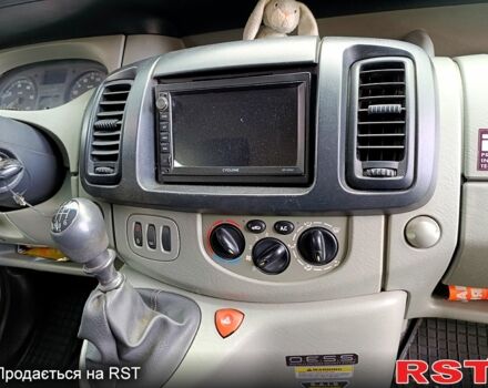 Белый Рено Трафик, объемом двигателя 2 л и пробегом 297 тыс. км за 7800 $, фото 10 на Automoto.ua