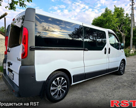 Белый Рено Трафик, объемом двигателя 2 л и пробегом 373 тыс. км за 9500 $, фото 3 на Automoto.ua