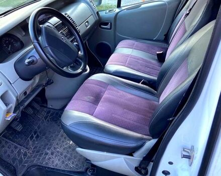 Белый Рено Трафик, объемом двигателя 2 л и пробегом 330 тыс. км за 8700 $, фото 2 на Automoto.ua