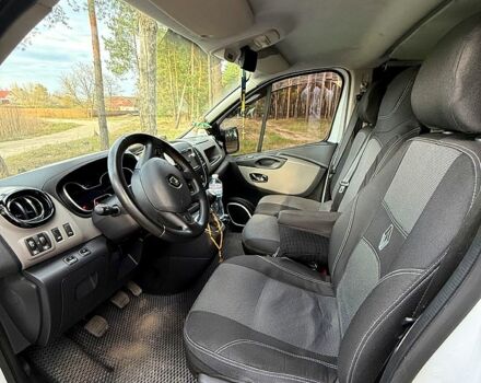 Белый Рено Трафик, объемом двигателя 1.6 л и пробегом 300 тыс. км за 14500 $, фото 5 на Automoto.ua