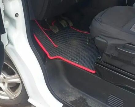 Белый Рено Трафик, объемом двигателя 1.6 л и пробегом 278 тыс. км за 15900 $, фото 3 на Automoto.ua