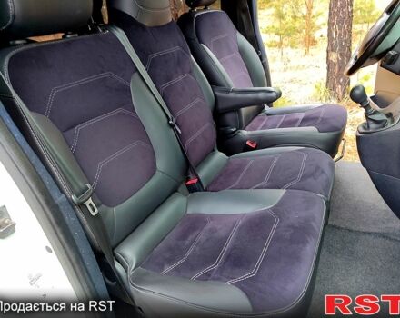 Белый Рено Трафик, объемом двигателя 1.6 л и пробегом 252 тыс. км за 1720 $, фото 3 на Automoto.ua