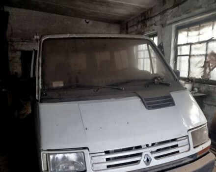 Белый Рено Трафик, объемом двигателя 2 л и пробегом 300 тыс. км за 1500 $, фото 1 на Automoto.ua