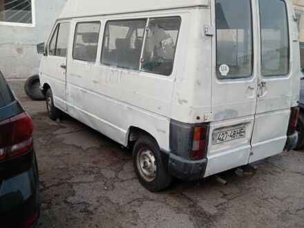 Білий Рено Трафік, об'ємом двигуна 2.1 л та пробігом 200 тис. км за 1399 $, фото 1 на Automoto.ua