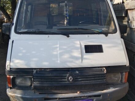 Белый Рено Трафик, объемом двигателя 0 л и пробегом 1 тыс. км за 1000 $, фото 1 на Automoto.ua