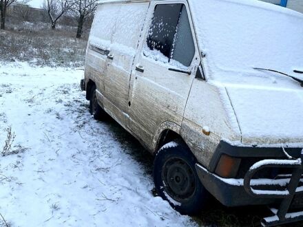 Білий Рено Трафік, об'ємом двигуна 1.7 л та пробігом 0 тис. км за 400 $, фото 1 на Automoto.ua