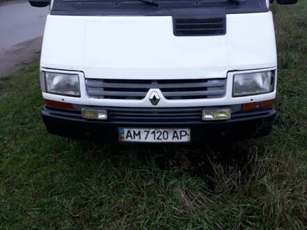 Белый Рено Трафик, объемом двигателя 2 л и пробегом 1000 тыс. км за 1586 $, фото 1 на Automoto.ua