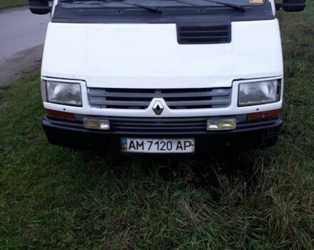 Белый Рено Трафик, объемом двигателя 2 л и пробегом 1000 тыс. км за 1586 $, фото 1 на Automoto.ua