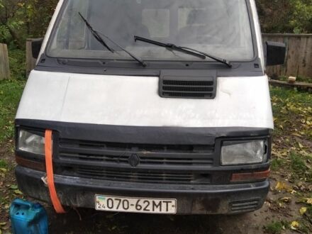 Рено Трафик 1992 в Вижнице на Automoto.ua Белый Рено Трафик, объемом двигателя 2.1 л и пробегом 1000 тыс. км за 500 $, фото 1 на Automoto.ua