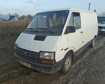 Белый Рено Трафик, объемом двигателя 0 л и пробегом 200 тыс. км за 1400 $, фото 1 на Automoto.ua
