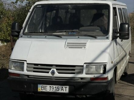 Білий Рено Трафік, об'ємом двигуна 2.5 л та пробігом 300 тис. км за 800 $, фото 1 на Automoto.ua