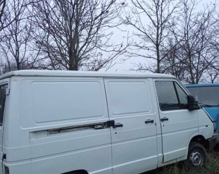 Білий Рено Трафік, об'ємом двигуна 2 л та пробігом 126 тис. км за 1350 $, фото 1 на Automoto.ua