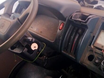 Белый Рено Трафик, объемом двигателя 2.5 л и пробегом 46 тыс. км за 1300 $, фото 1 на Automoto.ua