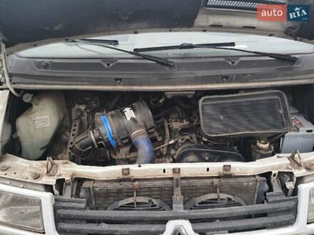 Белый Рено Трафик, объемом двигателя 2.07 л и пробегом 480 тыс. км за 1000 $, фото 1 на Automoto.ua