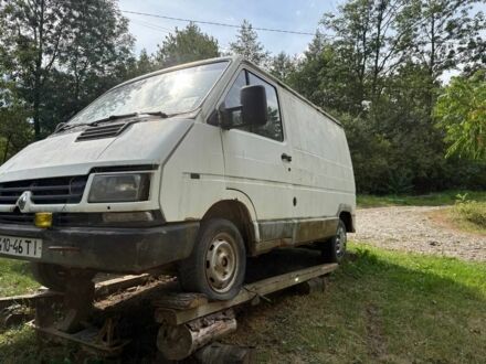 Білий Рено Трафік, об'ємом двигуна 2 л та пробігом 100 тис. км за 818 $, фото 1 на Automoto.ua