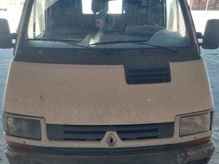 Білий Рено Трафік, об'ємом двигуна 2.5 л та пробігом 400 тис. км за 1599 $, фото 1 на Automoto.ua