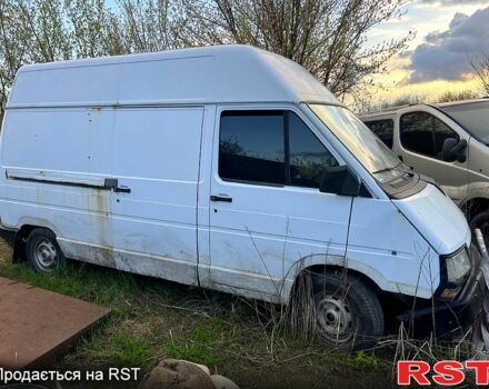 Белый Рено Трафик, объемом двигателя 2.5 л и пробегом 250 тыс. км за 1000 $, фото 1 на Automoto.ua