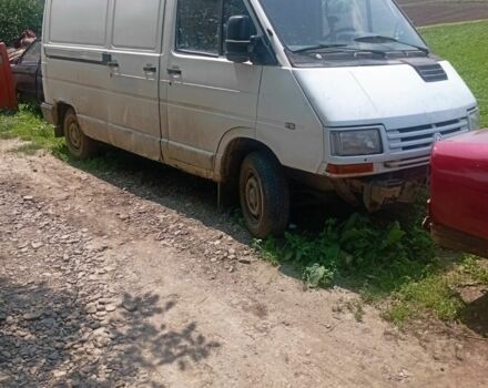 Белый Рено Трафик, объемом двигателя 2.1 л и пробегом 3 тыс. км за 800 $, фото 1 на Automoto.ua