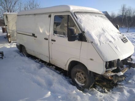 Білий Рено Трафік, об'ємом двигуна 0 л та пробігом 350 тис. км за 900 $, фото 1 на Automoto.ua