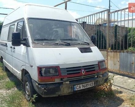 Белый Рено Трафик, объемом двигателя 1.9 л и пробегом 200 тыс. км за 1300 $, фото 1 на Automoto.ua
