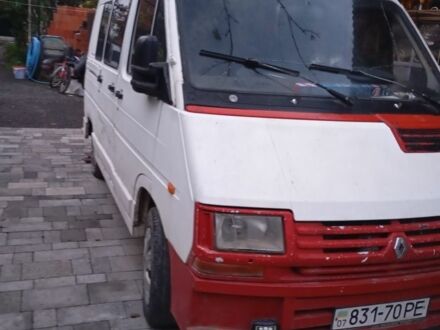 Рено Трафик 1996 в Мукачеве на Automoto.ua Белый Рено Трафик, объемом двигателя 2 л и пробегом 450 тыс. км за 1000 $, фото 1 на Automoto.ua
